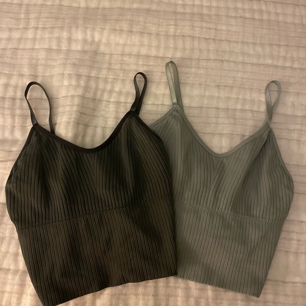 athletic tops